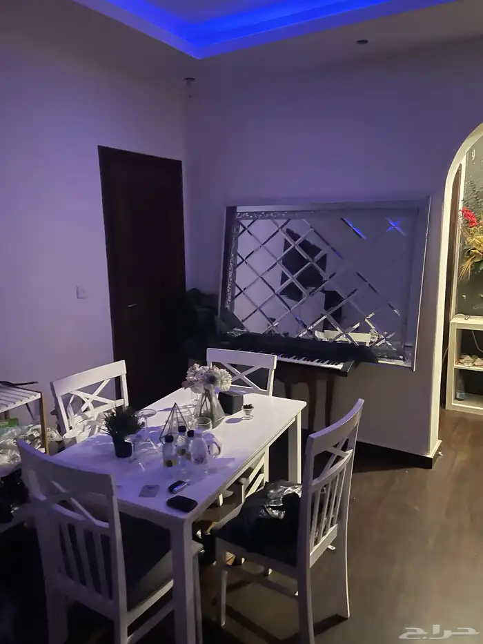 طاولة طعام للبيع 2