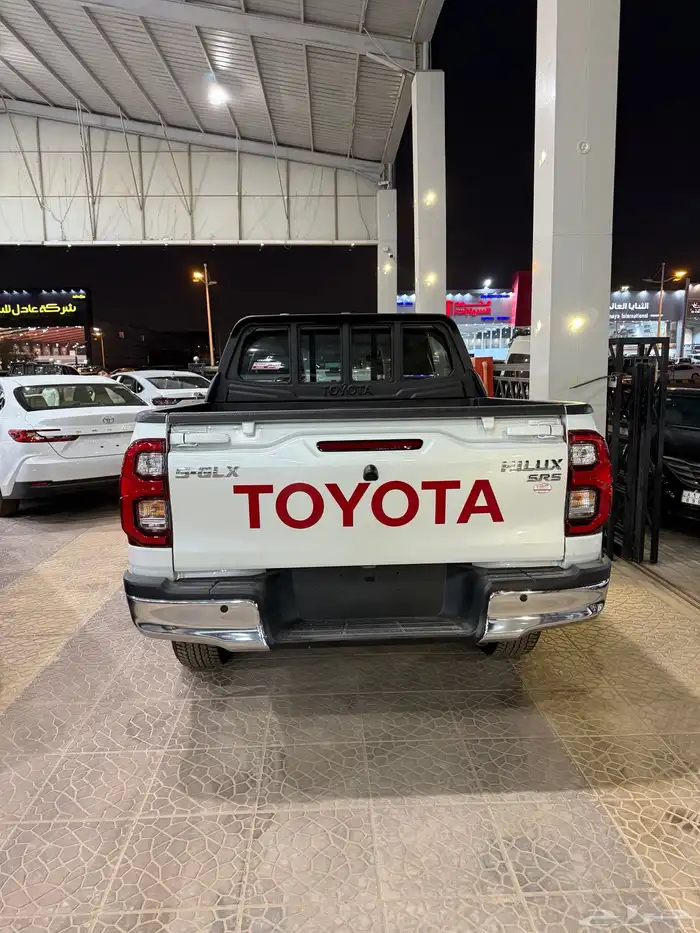 هايلوكس بنزين 2025 سعودي 3