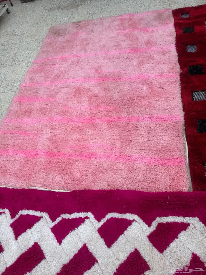 سجادات بعضها تركيه ولوحة على شكل سجاد 4