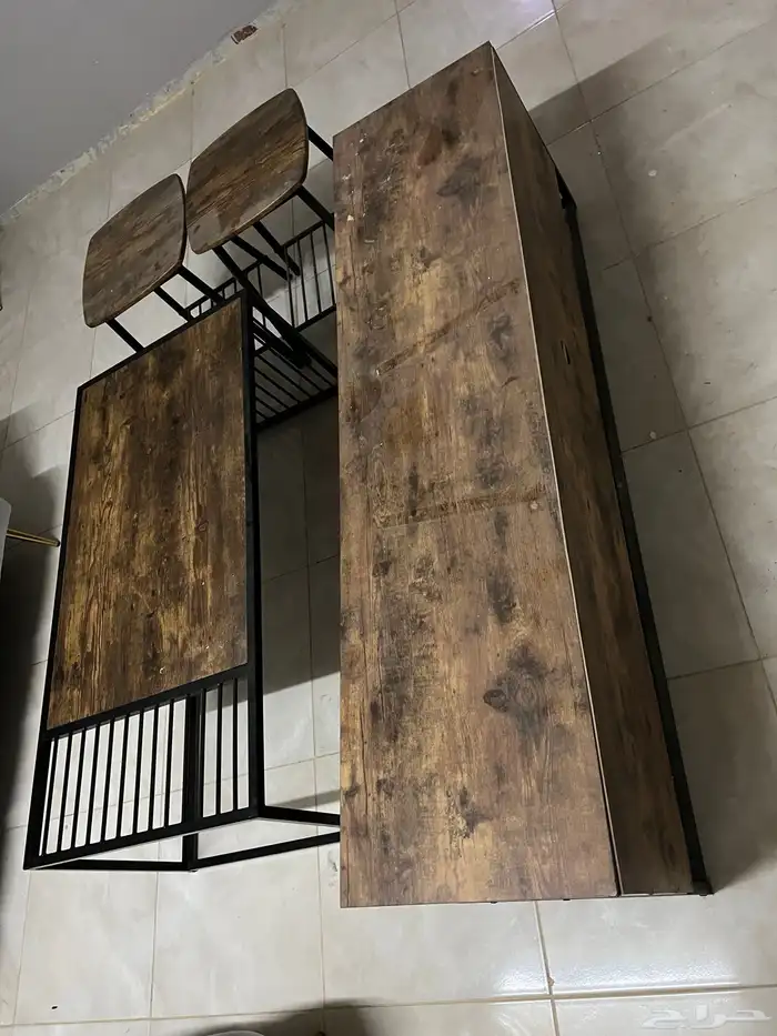 طاولة عدد 4 غرفة معيشة 2