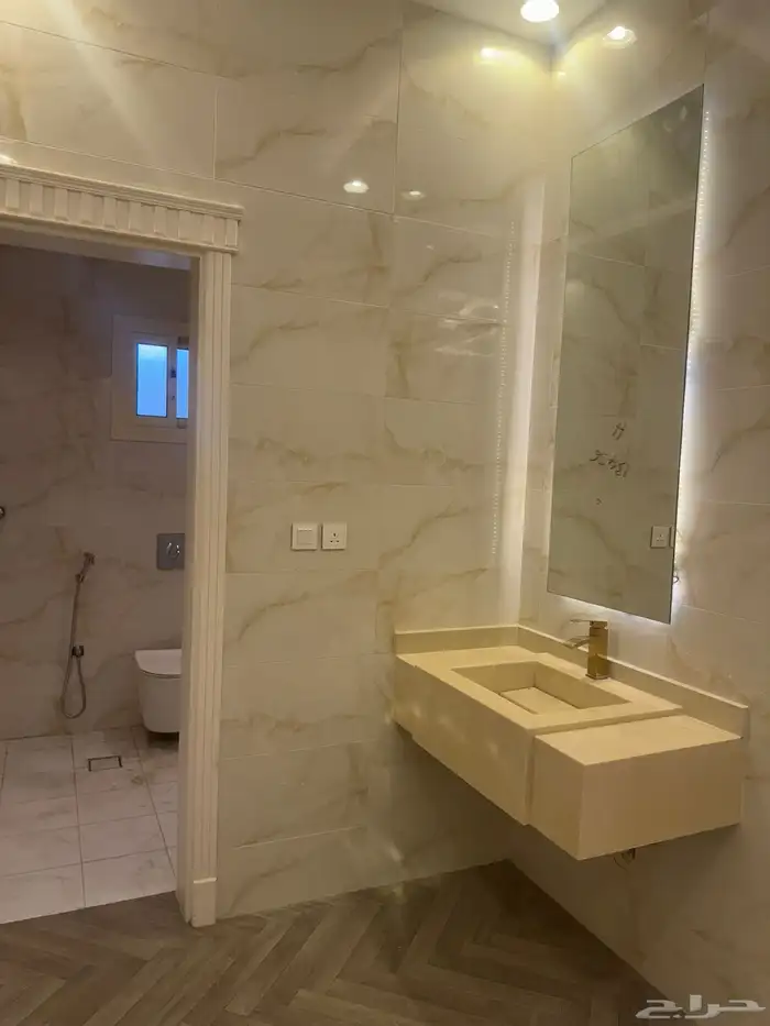 بيت للإيجار بحي الرياض 3