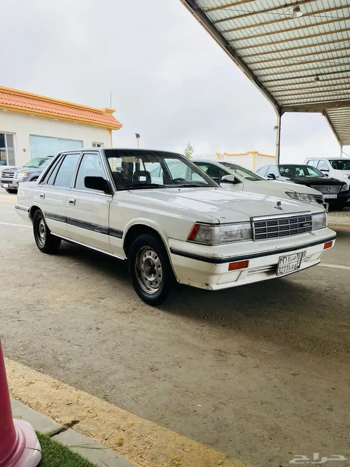 نيسان لوريل 1988 2