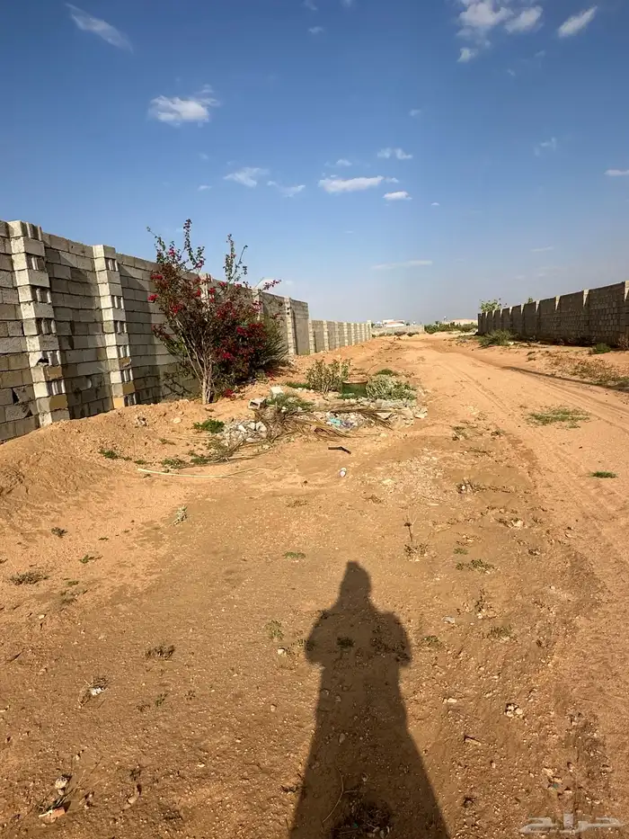 استراحة مكتملة الخدمات الموقع بداية عشيره خلف محطة تنومه 2ك 10