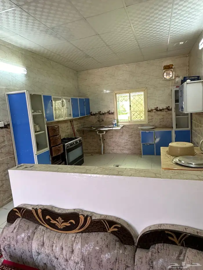 استراحة مكتملة الخدمات الموقع بداية عشيره خلف محطة تنومه 2ك 2