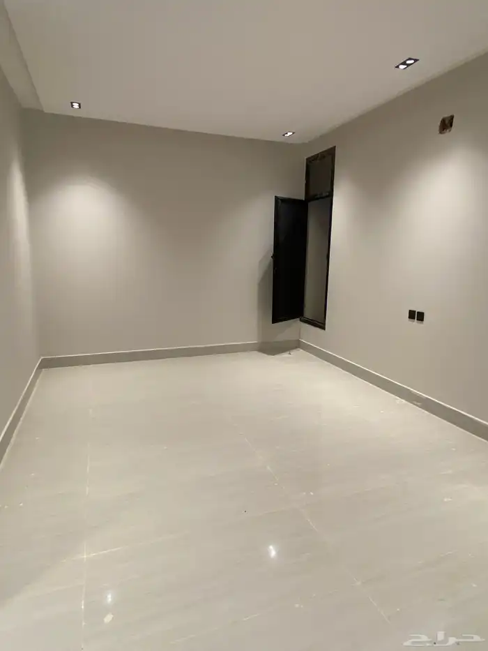 دور اول للبيع بمساحة مميزة 5