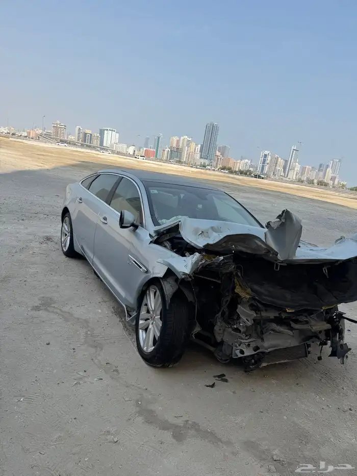 جاقوار 2014 xj مصدوم 9