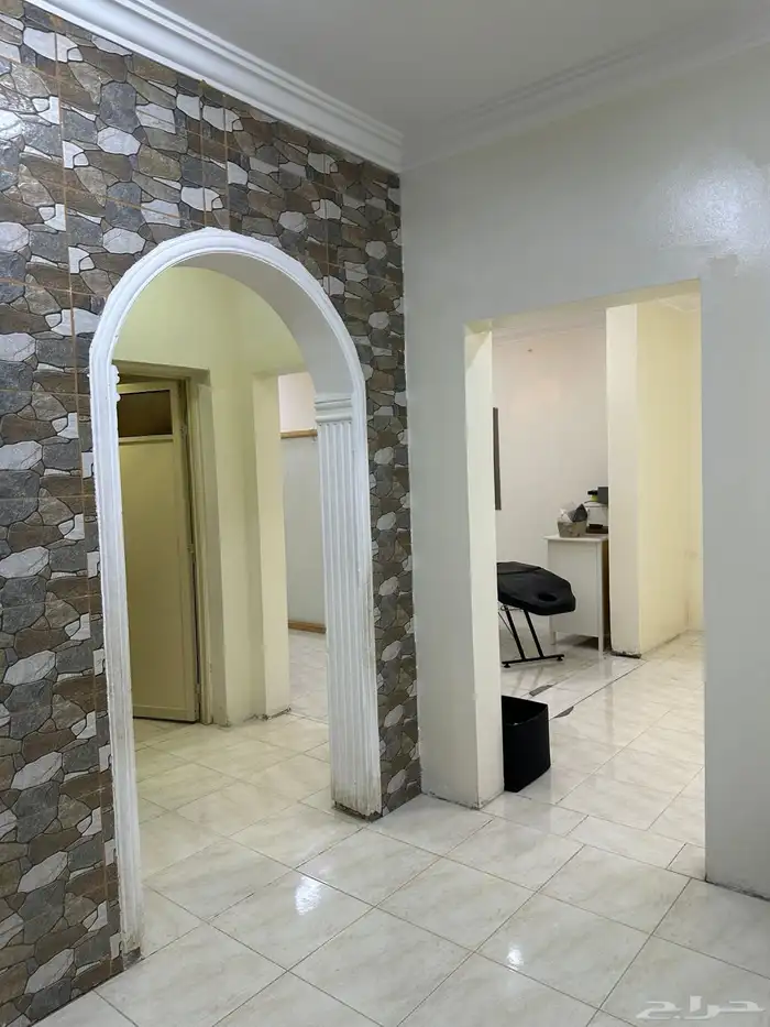 لتقبيل محل مشغل نسائي 24