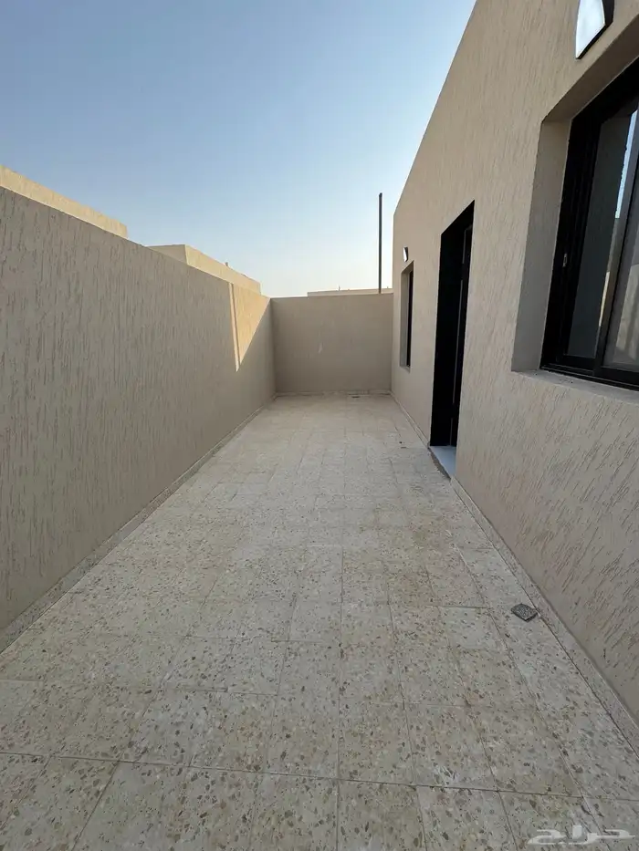 للبيع تاون هاوس علوي امام مرفق( مسجد )حي الجنادريه 2