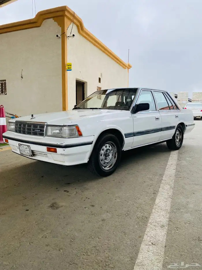 نيسان لوريل 1988 0