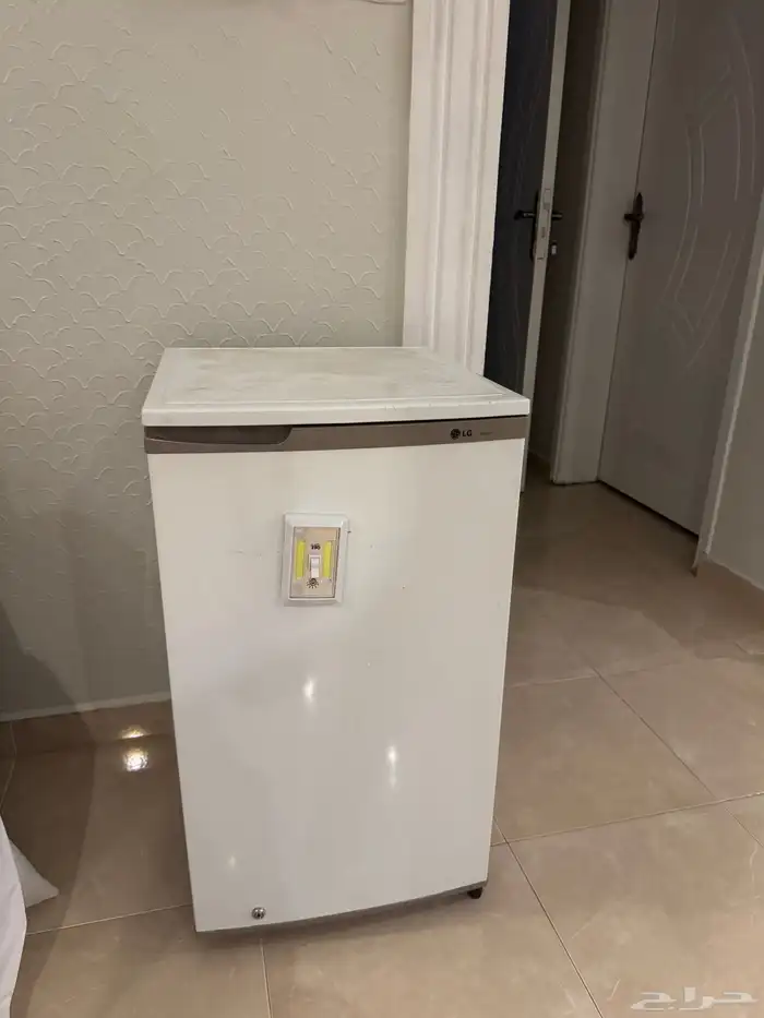 غرفة نوم كامله مع ثلاجتين ومراتب سرير طبيه 2