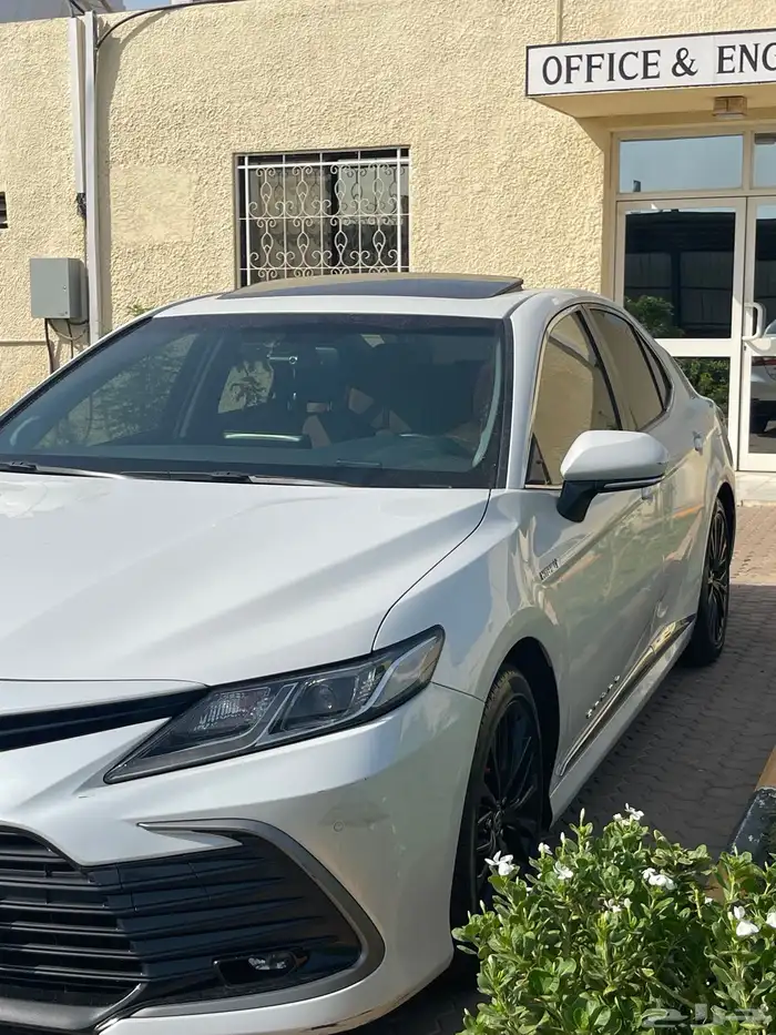 للبيع  تويوتا كامري 2023 GLEX كهربا ( هيجن ) 3