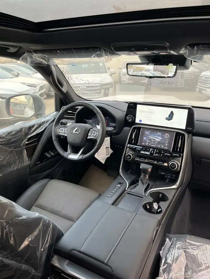 لكزس LX600 ot وكاله 11