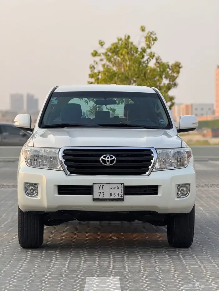 لاندكروزر ( G ) 6 سلندر 2015 بريمي 0