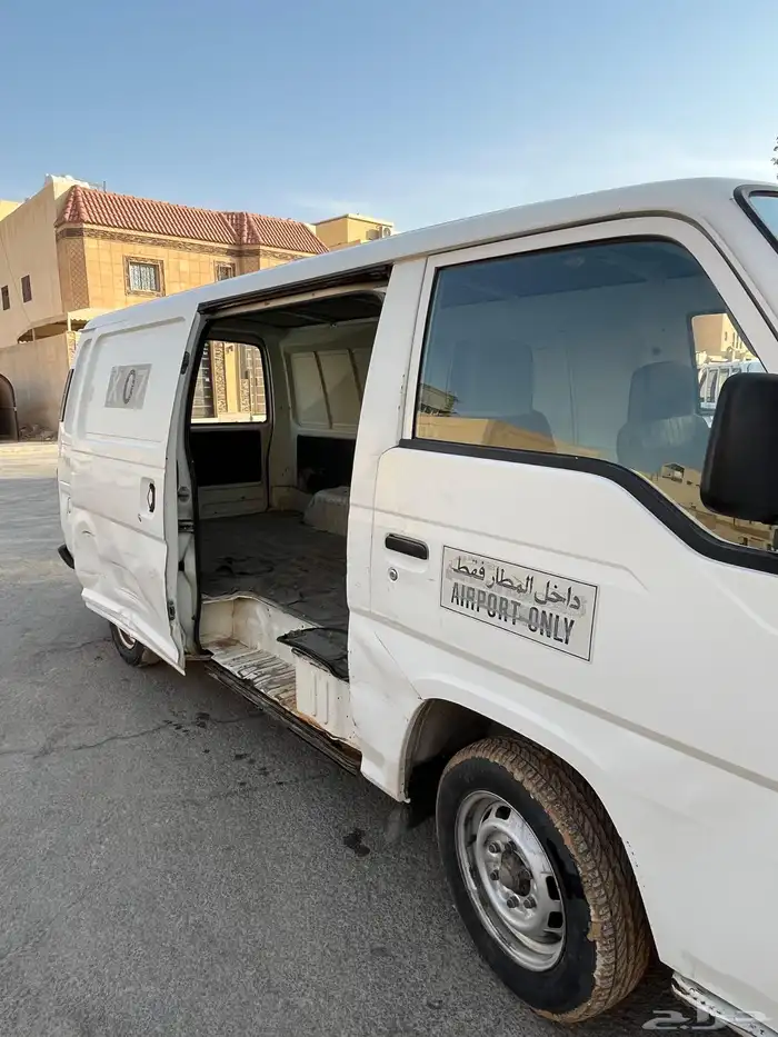 باص نقل بضايع نيسان للبيع 3