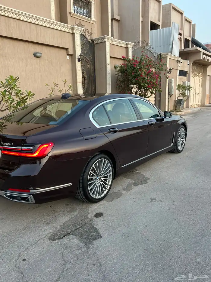 للبيع بي ام 730 1