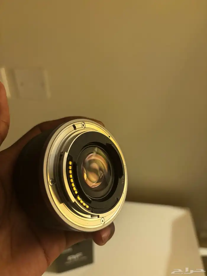 عدسة كانون RF 16mm 2