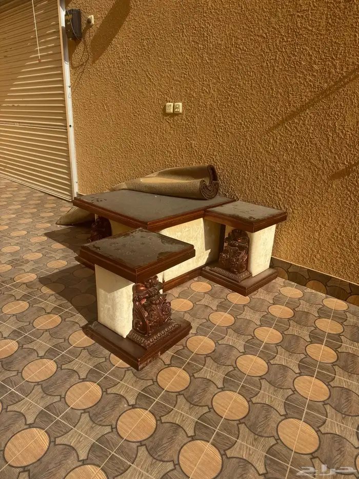 طاولات وفرشه نظاف على السوم 1