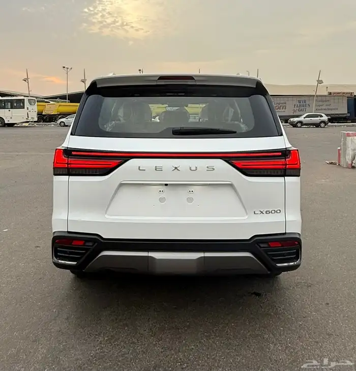لكزس LX 600 2022 ( BB ) نضيف جدا للبيع 4