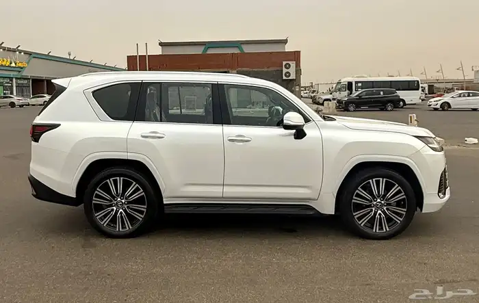 لكزس LX 600 2022 ( BB ) نضيف جدا للبيع 7