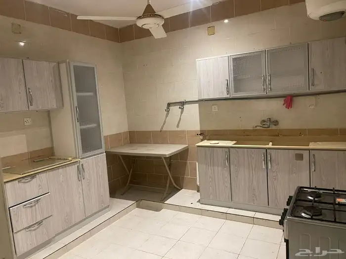 عمارة سكنية للبيع تبوك - حي النهضة بسعر 900 الف 9