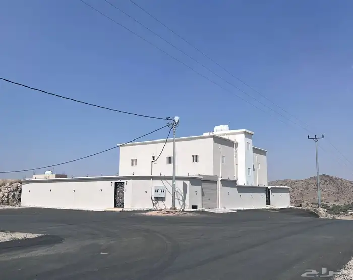 عمارة للبيع مميزة الموقع عفراء بلقرن 0