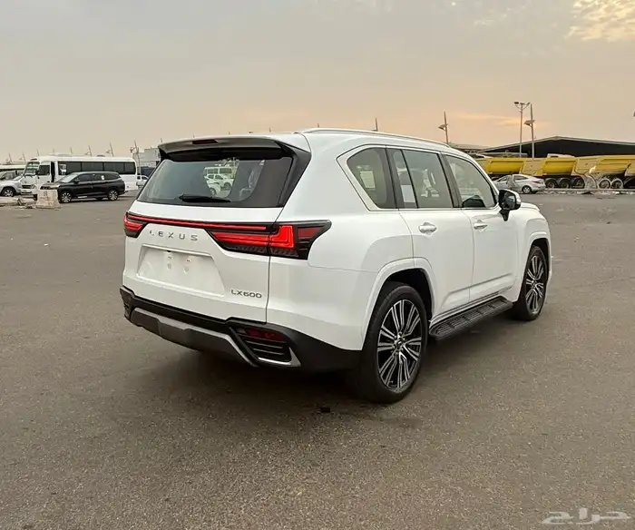 لكزس LX 600 2022 ( BB ) نضيف جدا للبيع 3
