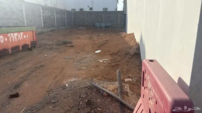 للبيع أرض في الحمراء 0