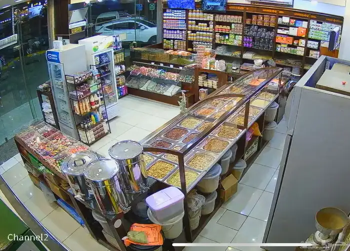 محل عطارة للتقبيل أو البيع بحي المنار بجدة بموقع مميز 13