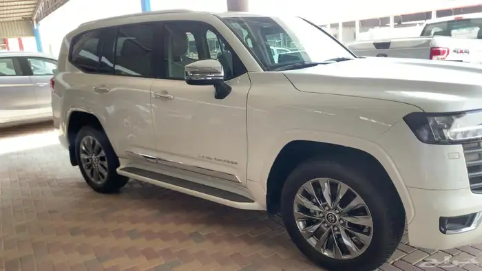 لاندكروزر GXR3 موديل 2023 1