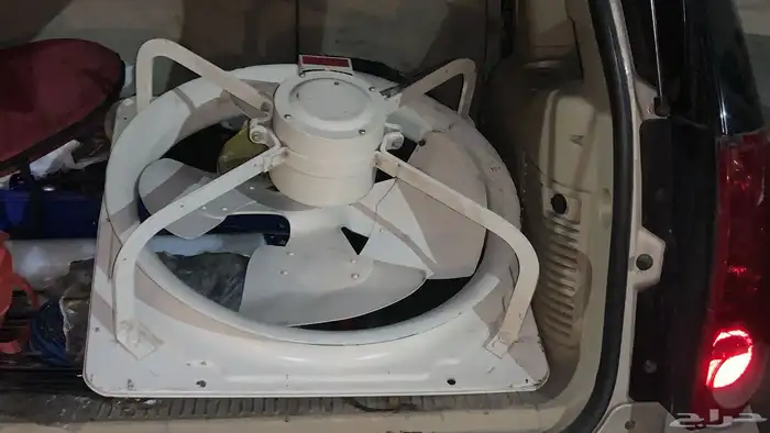 معدات مطعم وكفي شبه جديدة 10