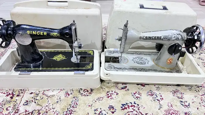 السلام عليكم عندي اثنين مكين للخياطه شغالات للبيع 2