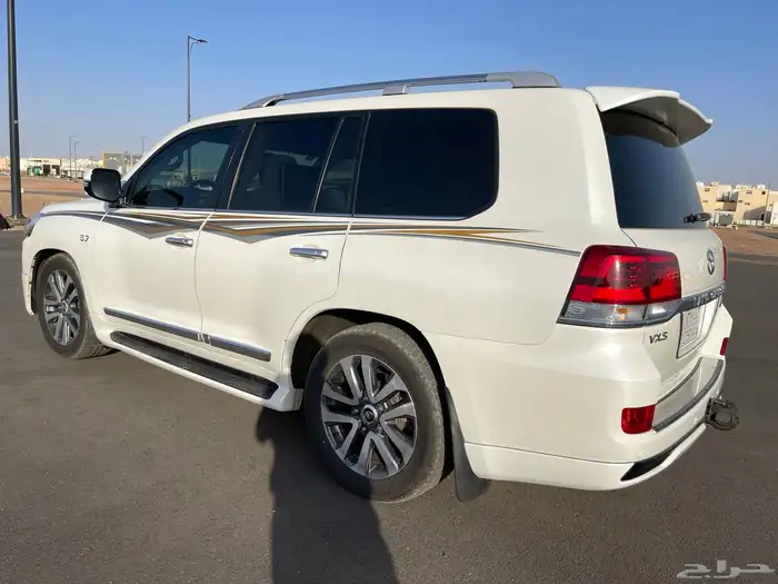 لاندكروزر في اكس اس رادارفل كامل داخلي بيج vx-s موديل 2016 4