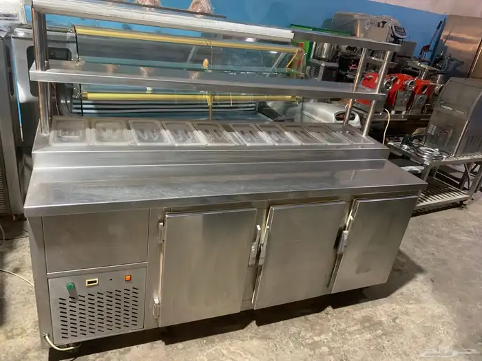 معدات مطعم وكفي شبه جديدة 7