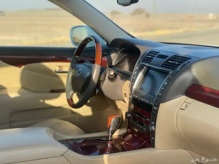 لكزس LS-460 8
