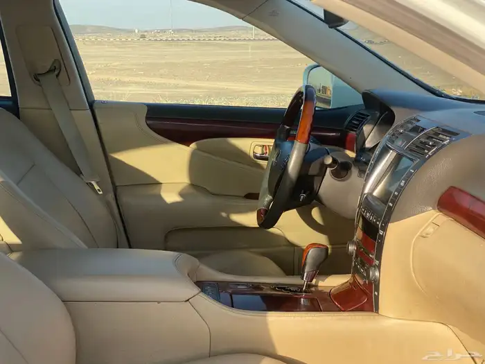 لكزس LS-460 9