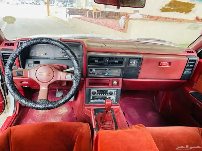 نيسان لوريل 1988 9