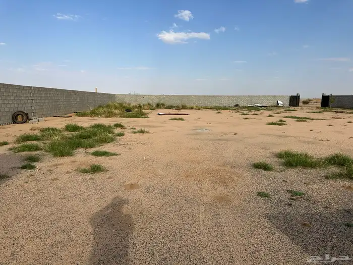 استراحة مكتملة الخدمات الموقع بداية عشيره خلف محطة تنومه 2ك 22