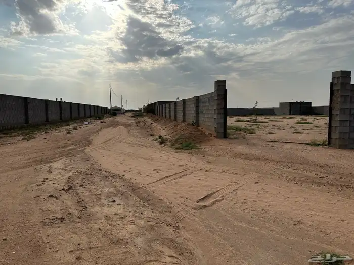 استراحة مكتملة الخدمات الموقع بداية عشيره خلف محطة تنومه 2ك 27