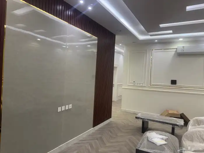 بيت للإيجار بحي الرياض 4