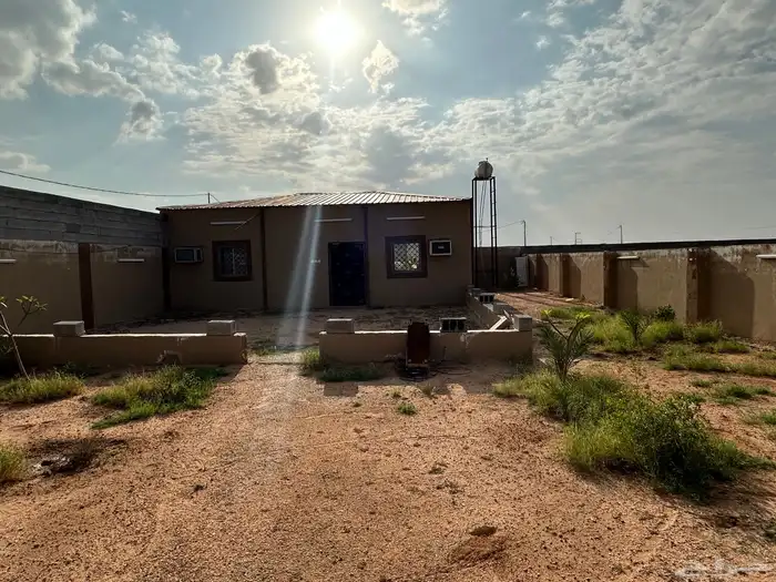 استراحة مكتملة الخدمات الموقع بداية عشيره خلف محطة تنومه 2ك 8