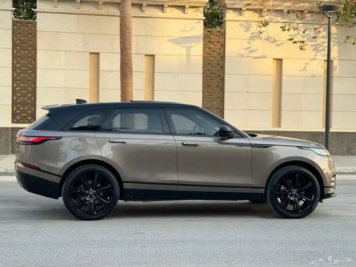 لاند روفر فيلار R DYNAMIC موديل 2019 تحت الضمان 21