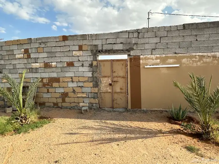 استراحة مكتملة الخدمات الموقع بداية عشيره خلف محطة تنومه 2ك 12