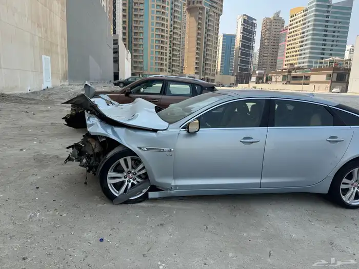 جاقوار 2014 xj مصدوم 7