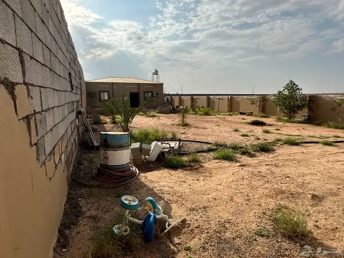 استراحة مكتملة الخدمات الموقع بداية عشيره خلف محطة تنومه 2ك 16