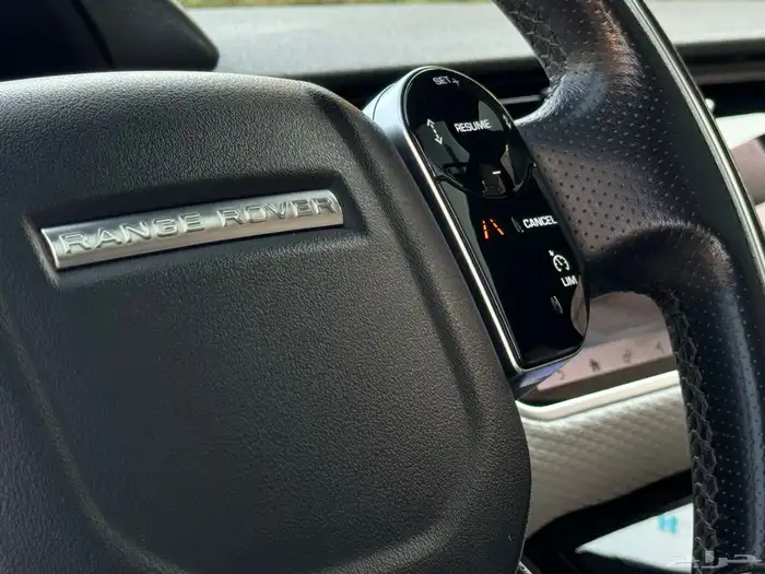 لاند روفر فيلار R DYNAMIC موديل 2019 تحت الضمان 42