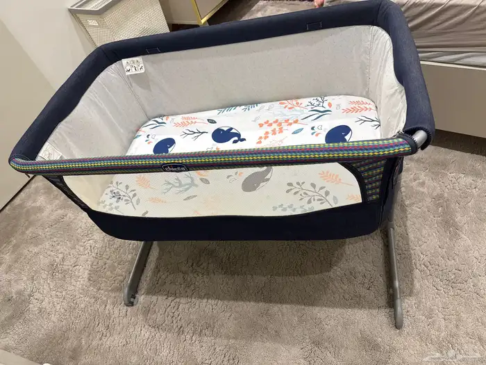 تخت بيبي نكست تو مي ماركة شيكو بحالة الوكاله القماش جينز 3