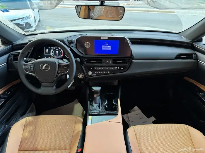 لكزس ES 250 فئة AA بنزين 2025 5