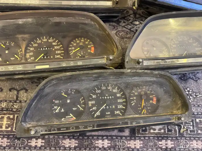 قطع مرسيدس SEL 560 - 300 1