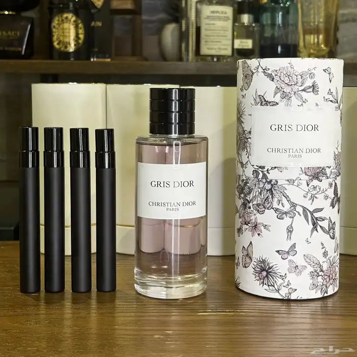 تقسيمات عطر قريس ديور الأصلي Gris Dior 0