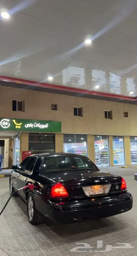 للبيع فورد كروان فكتوريا سعودي. 4